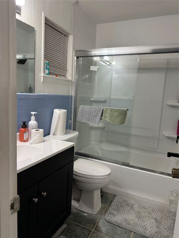 132 SHADY SHORES Drive, Mabank, TX 75156