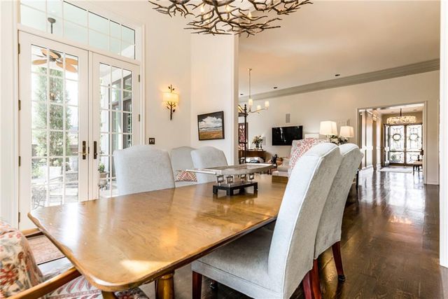 5453 Aberdeen Road, Fairway, KS 66205