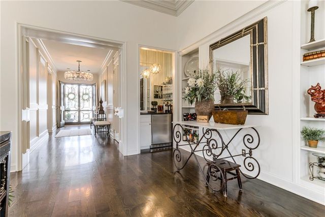 5453 Aberdeen Road, Fairway, KS 66205