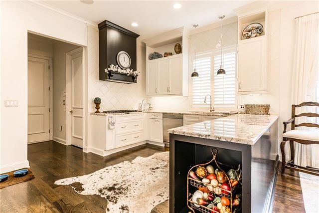 5453 Aberdeen Road, Fairway, KS 66205