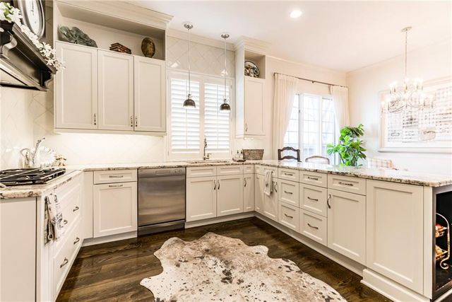 5453 Aberdeen Road, Fairway, KS 66205