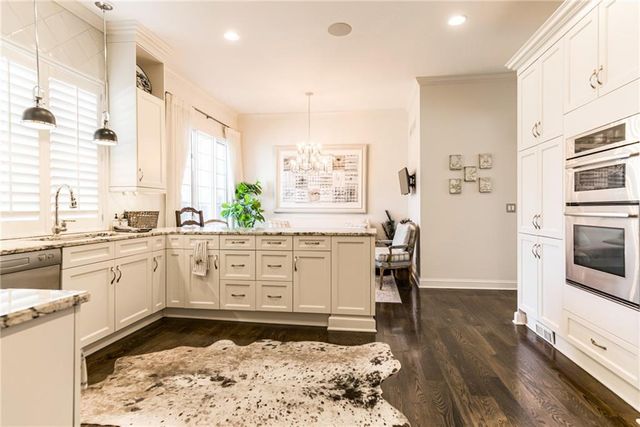 5453 Aberdeen Road, Fairway, KS 66205