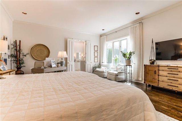 5453 Aberdeen Road, Fairway, KS 66205