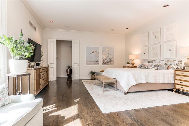 5453 Aberdeen Road, Fairway, KS 66205