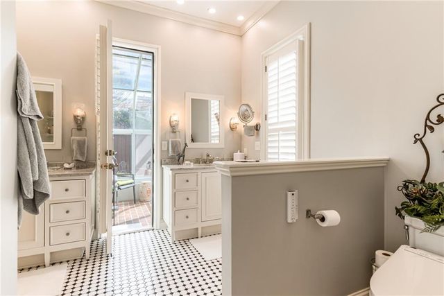 5453 Aberdeen Road, Fairway, KS 66205