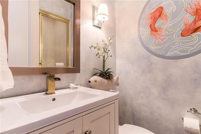 5453 Aberdeen Road, Fairway, KS 66205