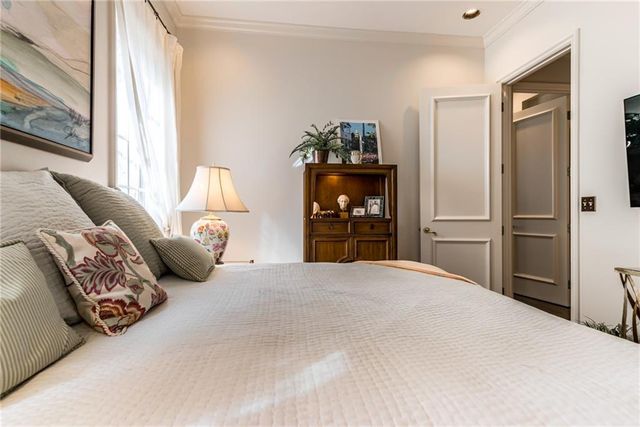 5453 Aberdeen Road, Fairway, KS 66205