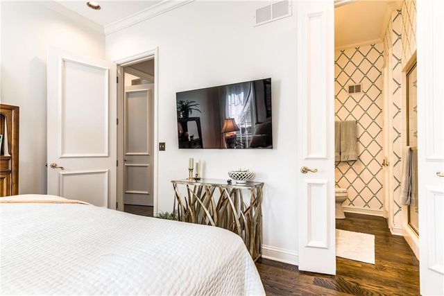 5453 Aberdeen Road, Fairway, KS 66205