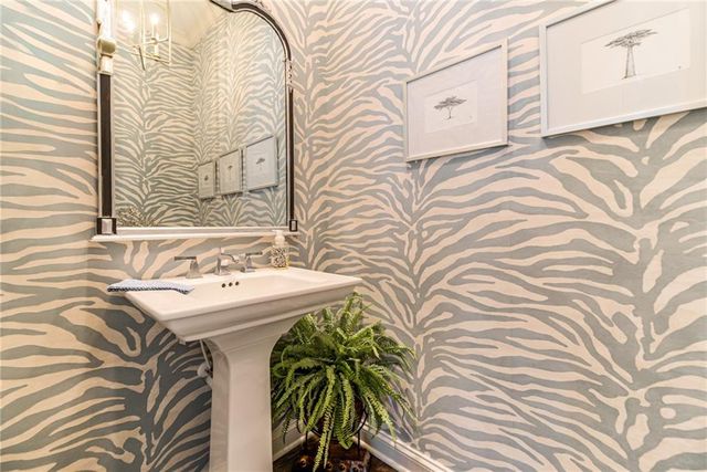 5453 Aberdeen Road, Fairway, KS 66205