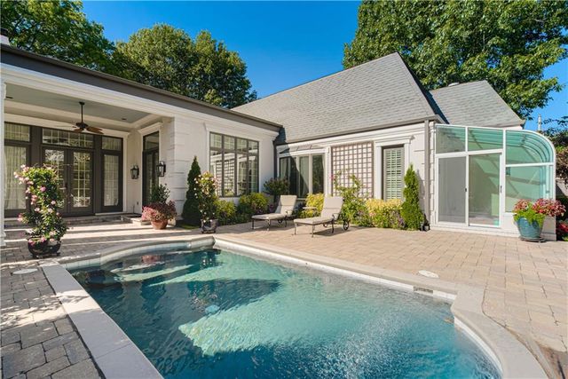 5453 Aberdeen Road, Fairway, KS 66205