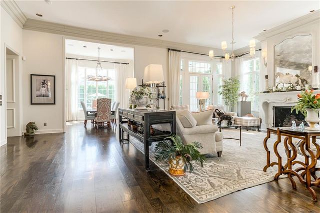 5453 Aberdeen Road, Fairway, KS 66205