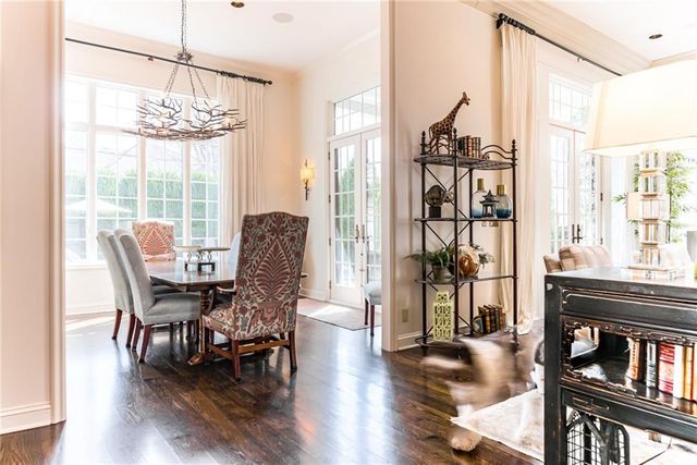 5453 Aberdeen Road, Fairway, KS 66205