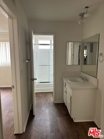 518 Raymond Avenue 10, Santa Monica, CA 90405