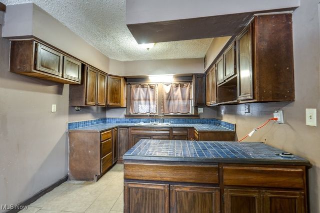 4527 Rock Cut Road, Norton, OH 44203