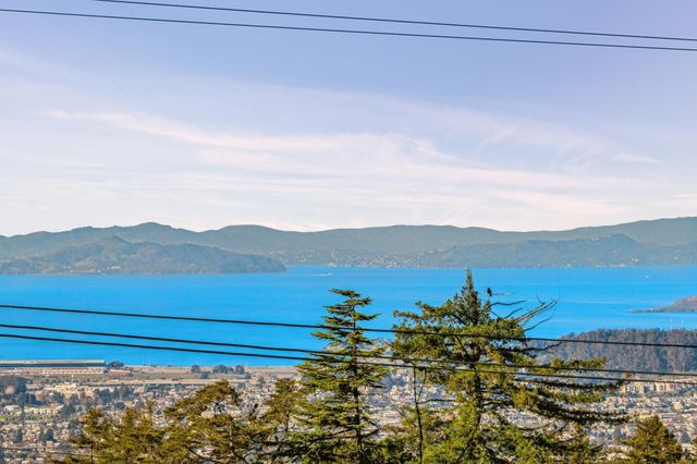 935 Grizzly Peak BLVD, Berkeley, CA 94708