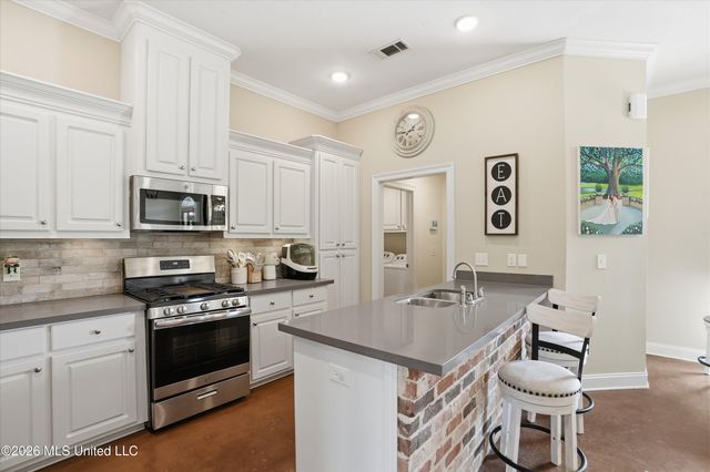 710 Parkdale Place, Brandon, MS 39042
