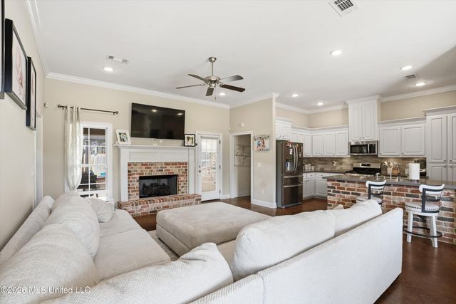 710 Parkdale Place, Brandon, MS 39042