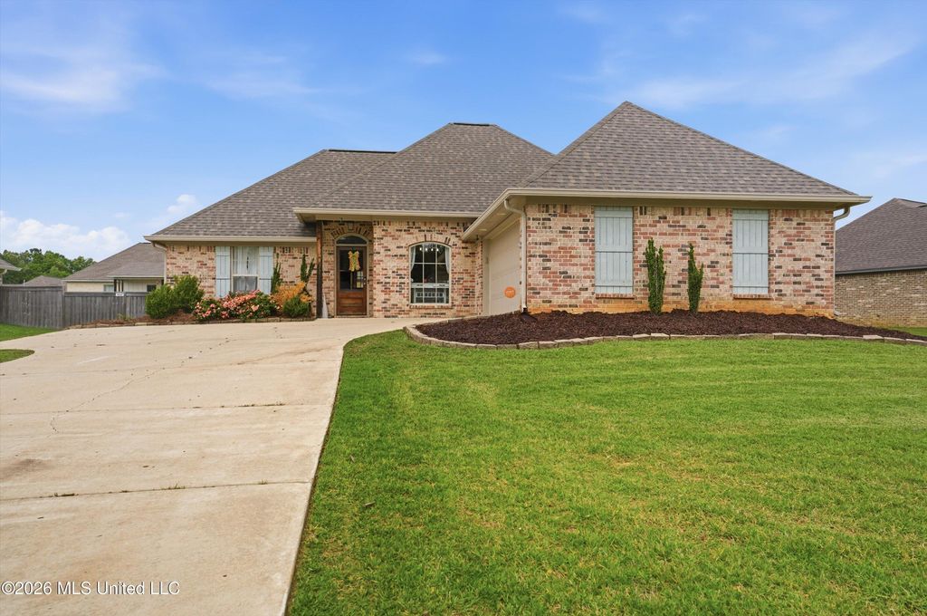 710 Parkdale Place, Brandon, MS 39042