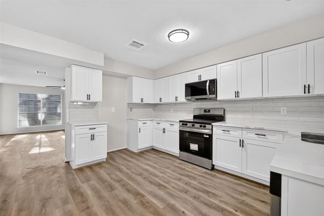 5833 Village Forest Court, Houston, TX 77092