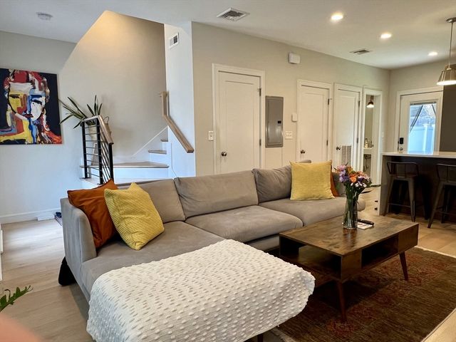 54-58 Robey St 56, Boston, MA 02119
