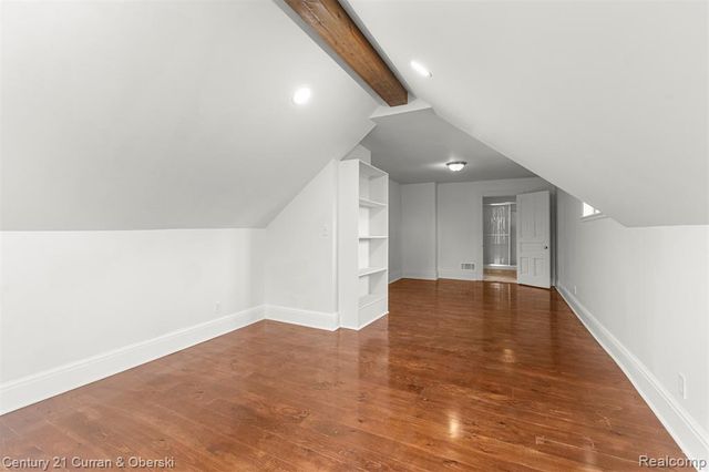 8004 N Farmington Road, Westland, MI 48185