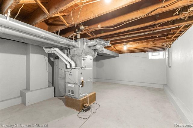 8004 N Farmington Road, Westland, MI 48185