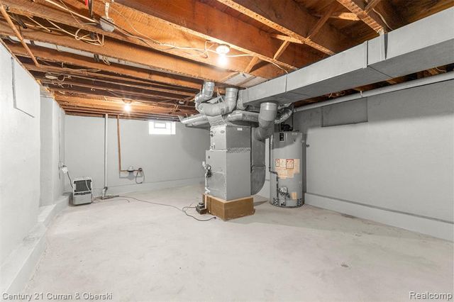 8004 N Farmington Road, Westland, MI 48185