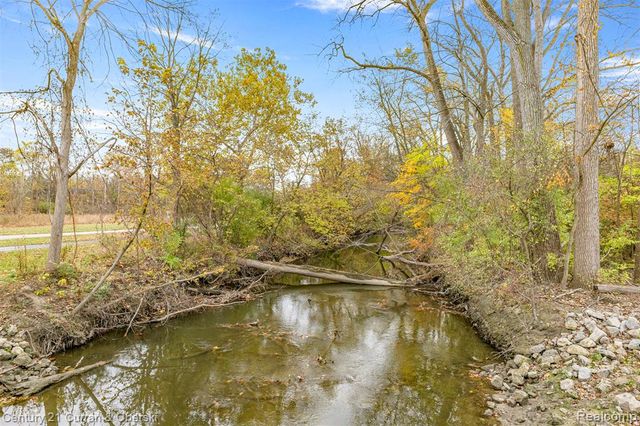 8004 N Farmington Road, Westland, MI 48185