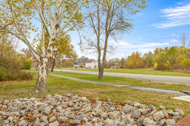 8004 N Farmington Road, Westland, MI 48185