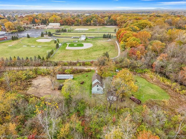8004 N Farmington Road, Westland, MI 48185