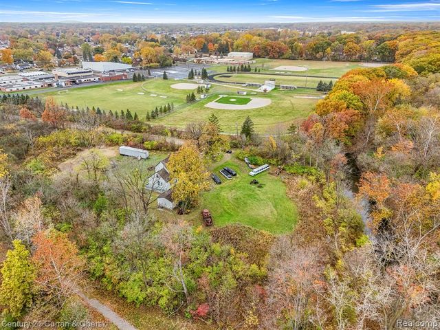 8004 N Farmington Road, Westland, MI 48185