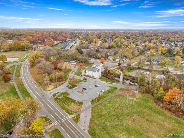 8004 N Farmington Road, Westland, MI 48185