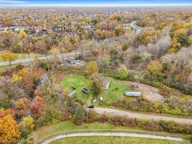 8004 N Farmington Road, Westland, MI 48185