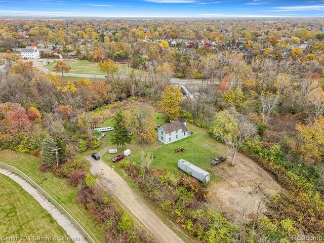 8004 N Farmington Road, Westland, MI 48185