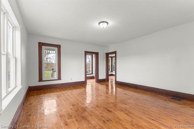 8004 N Farmington Road, Westland, MI 48185