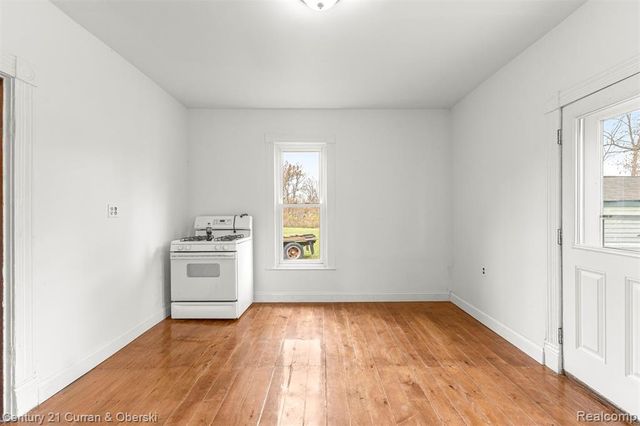 8004 N Farmington Road, Westland, MI 48185