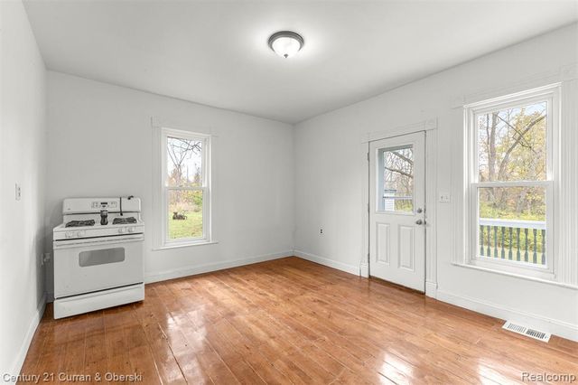 8004 N Farmington Road, Westland, MI 48185