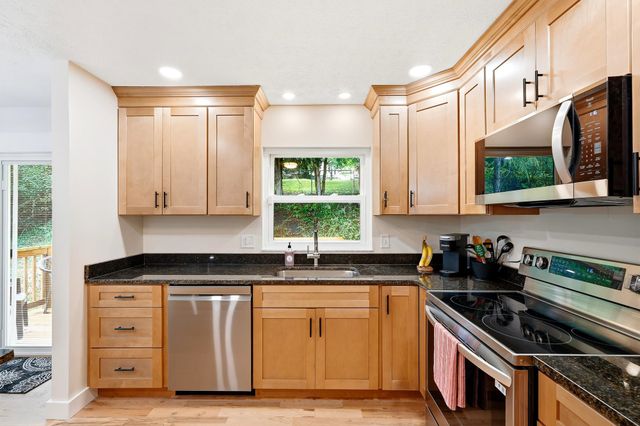 7 Birch Drive, Huntington, WV 25705
