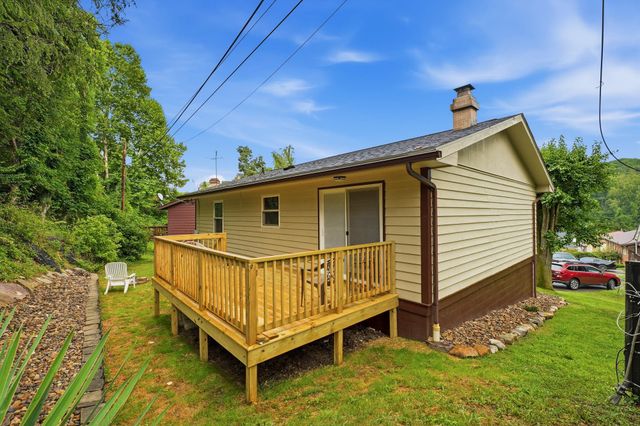 7 Birch Drive, Huntington, WV 25705