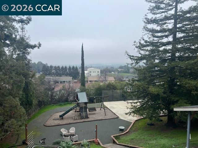 5535 Merritt Dr, Concord, CA 94521