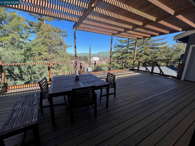 5535 Merritt Dr, Concord, CA 94521