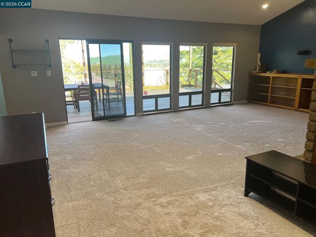 5535 Merritt Dr, Concord, CA 94521