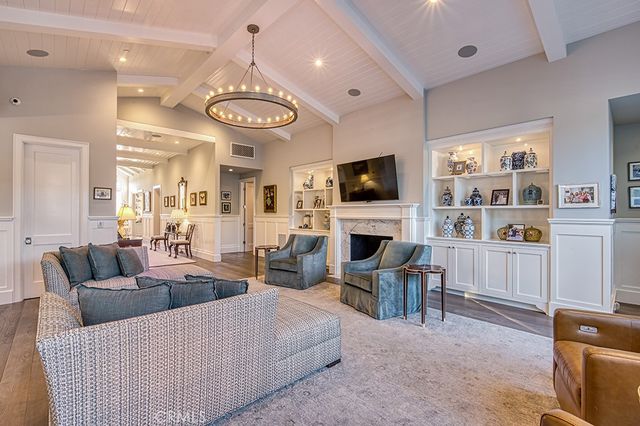 712 K Thanga, Corona Del Mar, CA 92625