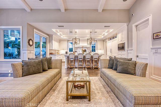 712 K Thanga, Corona Del Mar, CA 92625