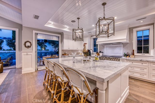 712 K Thanga, Corona Del Mar, CA 92625