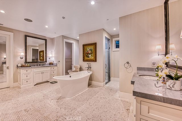 712 K Thanga, Corona Del Mar, CA 92625