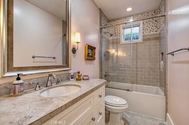 712 K Thanga, Corona Del Mar, CA 92625