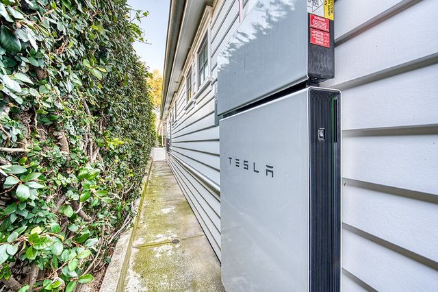 712 K Thanga, Corona Del Mar, CA 92625