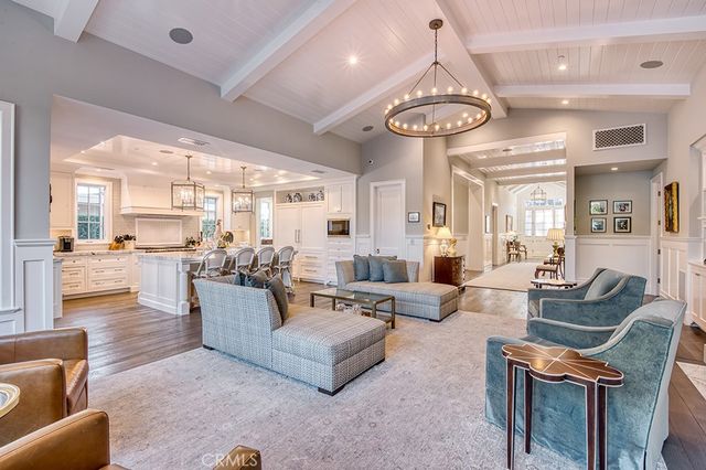 712 K Thanga, Corona Del Mar, CA 92625