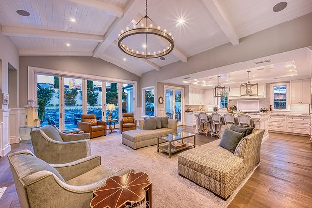 712 K Thanga, Corona Del Mar, CA 92625